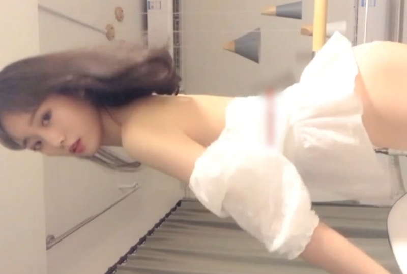 亚洲精品一区二区三区大桥未久-欧美黄色免费网址 - 97视频网一女被两男吃奶添下A片V图