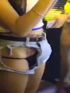 粉嫩小泬视频无码视频软件